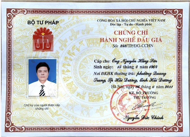 Đấu gi&aacute; vi&ecirc;n NGUYỄN HỒNG SƠN